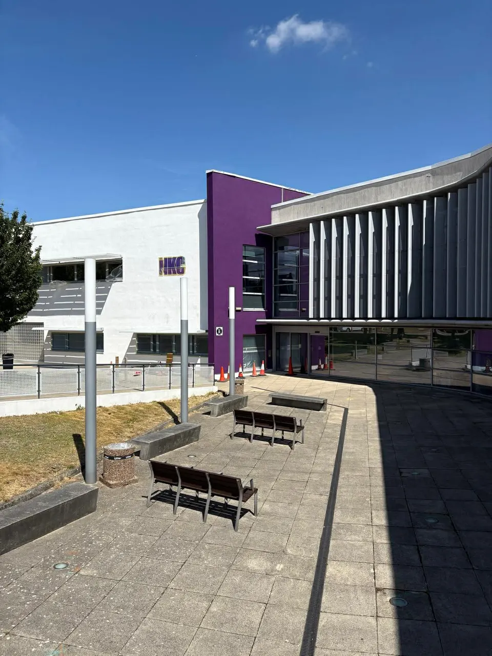 North Kent College – Gravesend External Painting