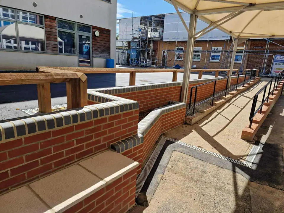 Holcombe Grammar – Thinking Facilities detail 2